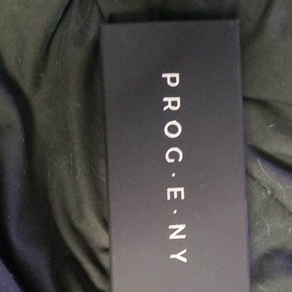 Light Gray Leather Case - Picture 2 of 9